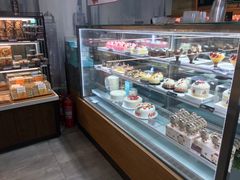 面包甜点陈列柜-金凤成祥(东直门现烤面包店)