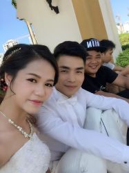 -现代经典婚纱摄影