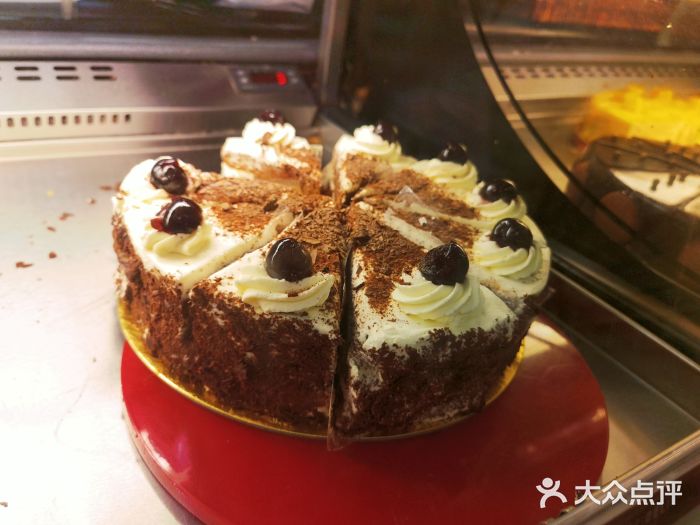 凯宾美食廊Kempi Deli·凯宾斯基饭店(亮马桥路店)黑森林蛋糕图片