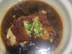 -老码头黑皮肘子锅包肉(赣水路店)