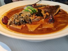 悦融5.0葱烧鱼头-悦融·京鲁菜·露台花园(安定门店)