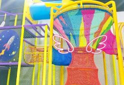 -蹦贝运动中心·蹦床·攀岩·闯关(龙岗店)