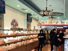 面包甜点陈列柜-新侨三宝乐面包店(崇文门店)
