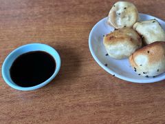 -老字号眼镜子煎包汤包店
