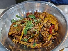 -愉肴麻辣香锅(中山路店)