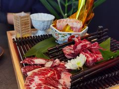 -铭牛烧肉·和牛海鲜自助(高新月牙湖店)