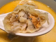 金汤黄鱼馄饨-蟹黄鱼·深夜面馆(巨鹿路店)