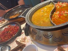 -阿瓦山寨·湘菜现炒·剁椒鱼头王(咸阳总店)