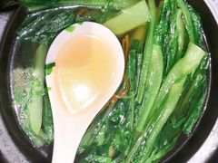 牛骨清汤油麦菜-港丽餐厅