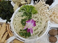 -鸡遇虾煲干锅火锅(小寨金莎店)