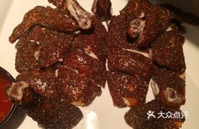 Copper-colored Chia Seed Crispy Chicken