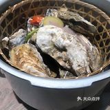 有点无聊，店里有个电视可以看维密秀