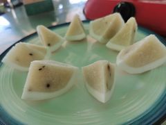 -墨脱石锅椰子鸡•香草鸭•东山羊(大东海店)