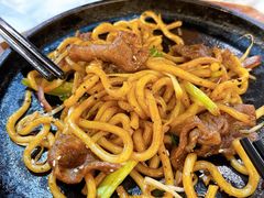 牛肉炒乌冬-深仔记茶餐厅(亚士厘道店)