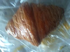 树莓牛角-味多美蛋糕(看丹桥店)