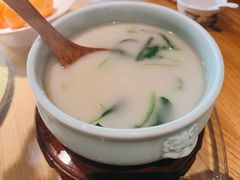 鱼骨豆腐汤-吴越荣记苏州菜·松鼠桂鱼(月光码头店)