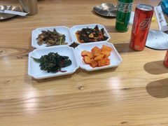 -青瓦餐厅·生鱼片·韩园烤肉(西塔店)