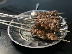 -烤肉小伙烤肉店