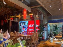 -野山舂·贵州现舂酸汤火锅(鸿通城店)