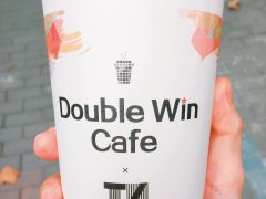 红茶拿铁-Double Win Coffee(建国中路店)