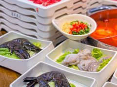 -来龍儿鲜切牛肉自助老火锅