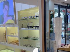 -光明眼镜·蔡司授权(徐泾店)