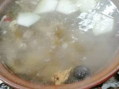 连州果园鸡-威邵鸡煲(西华路总店)