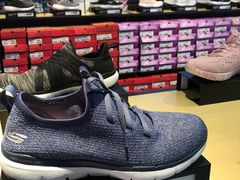 -SKECHERS 斯凯奇(上海国际时尚中心店)