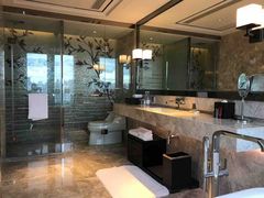 -上海宝华万豪酒店