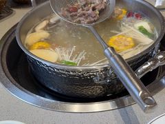 -四点金粥底火锅(沂州里店)