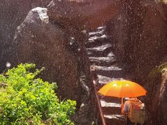 -雪山彩虹谷景区