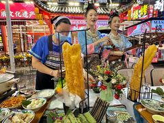 -刘姐啤酒鱼民族演艺餐厅(西街总店)