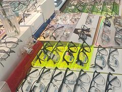 -天空之镜眼镜店蔡司依视路配镜授权零售店(望京颐堤港店)