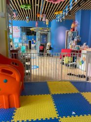 -欢乐悠游婴儿游泳(金碧花园店)