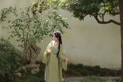 -一揽芳华汉服旗袍体验馆(拙政园店)