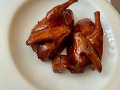 玻璃皮润烧乳鸽-北京厨房(西安SKP店)
