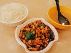 宫爆鸡丁盖浇饭-老上海美食