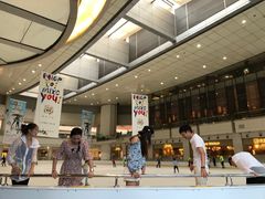 -冰纷万象滑冰场(深圳万象城店)