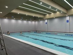 -蓝海豚游泳俱乐部(南京西路店)