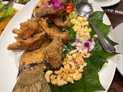 -Chom Cafe and Restaurant
