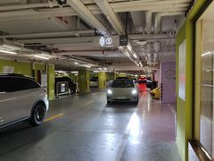 -前滩太古里木区停车场