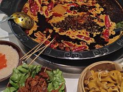 红汤小锅-卤校长老火锅(杨家坪直营店)
