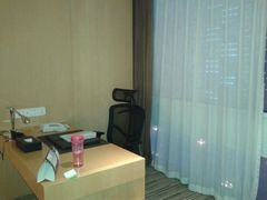 1213房间：靠马路！-石家庄万象天成假日酒店