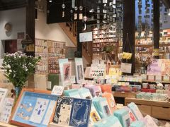 -猫的天空之城概念书店(杭州南宋御街店)