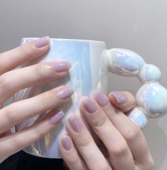 -花岐款式专研健康美甲沙龙