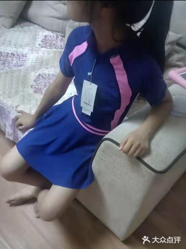 喜欢游泳的孩子性格很好。