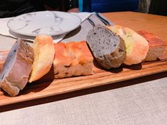 餐前烤面包-锦潼西餐厅