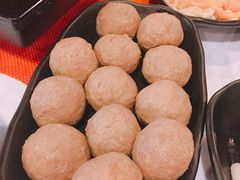 芝士包心牛丸-鲜入围煮花胶鸡海鲜火锅