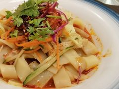 自制凉皮-石榴花新疆清真餐厅(莫愁湖店)