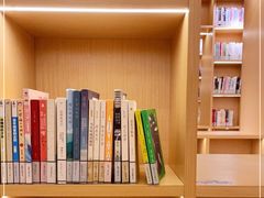 -漕河泾街道图书馆(漕河泾社区文化活动中心店)